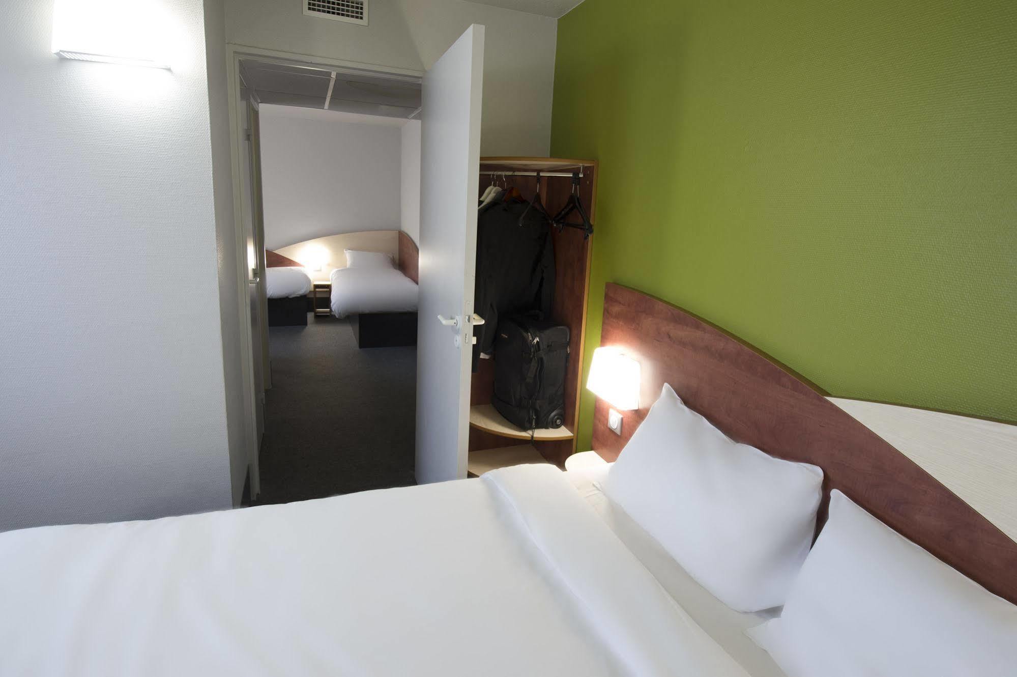 B&B Hotel Poitiers 3 Futuroscope Chasseneuil-du-Poitou Exteriör bild